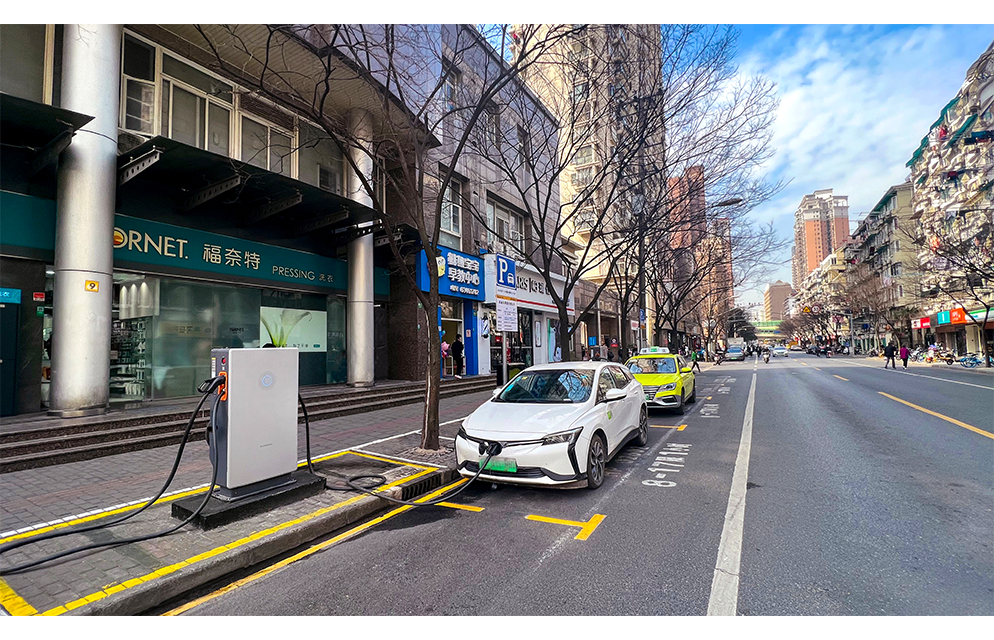 Sungrow Supplies Shanghai’s First Road DC Fast Electric Vehicle Charger | SUNGROW