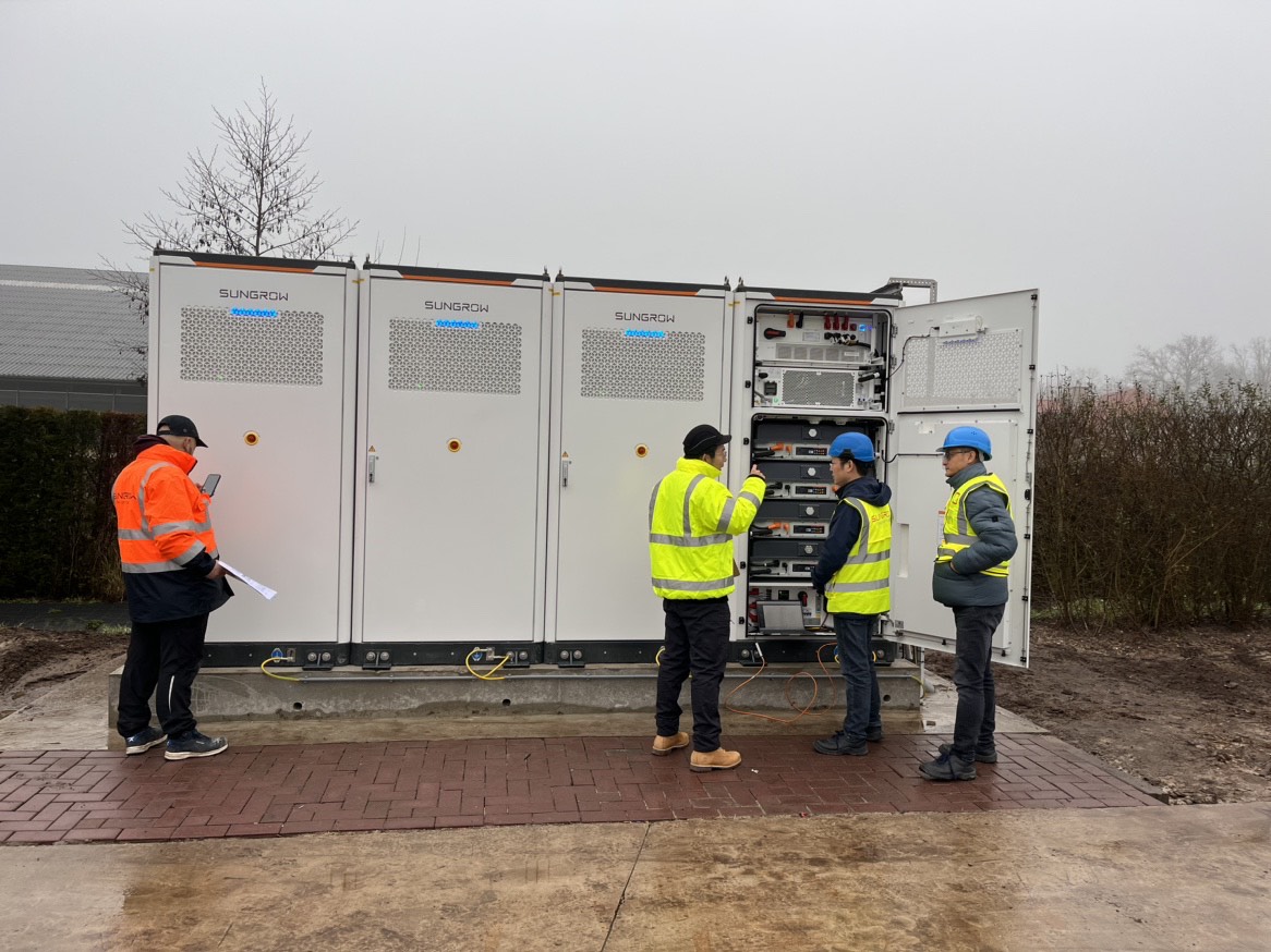 cases-PowerStack_900kWh_Lage_Mierde_NL