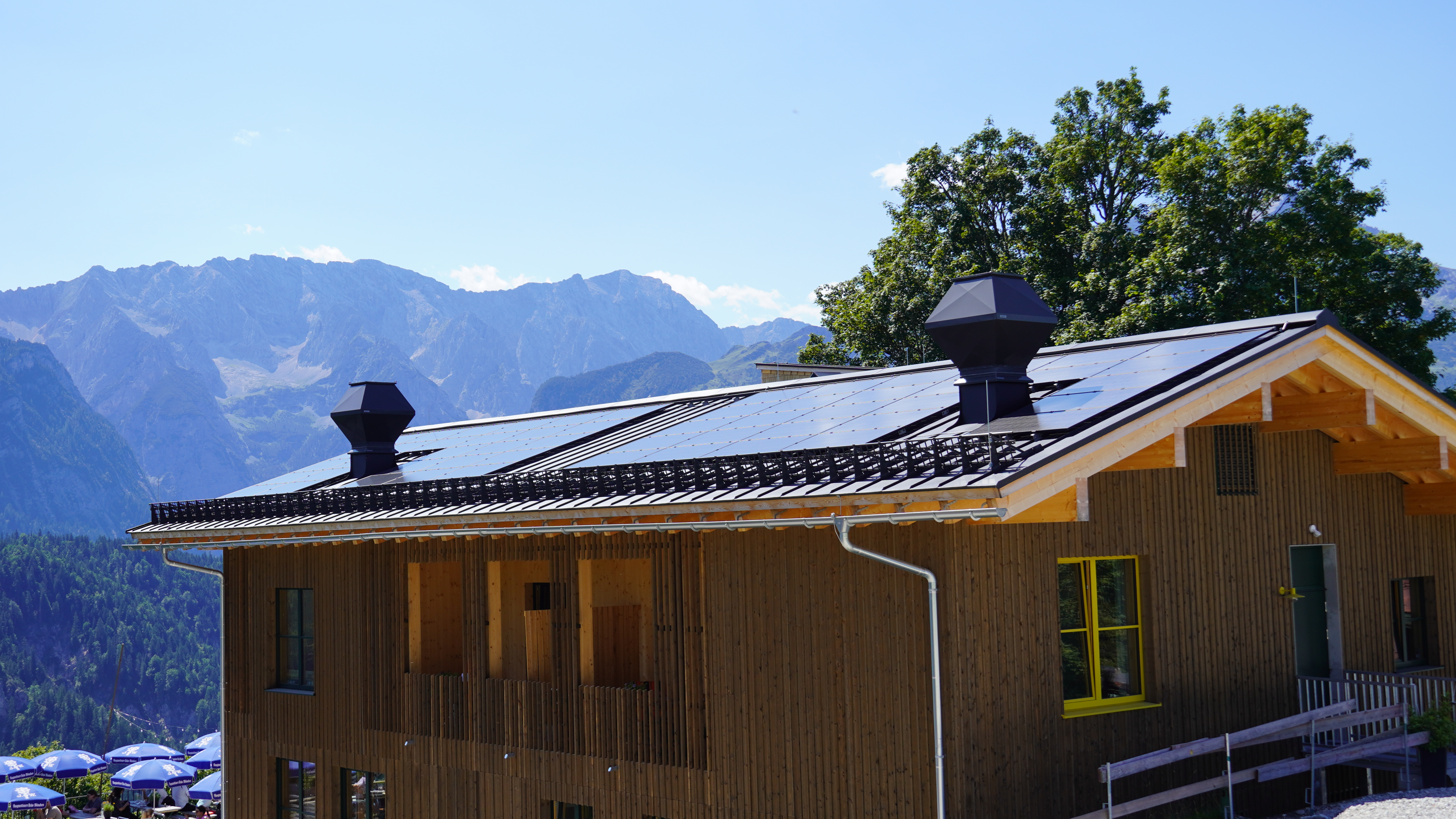 DachEnergie x Eckbauer - SUSTAINABLE HOSPITALITY 
IN THE ALPS