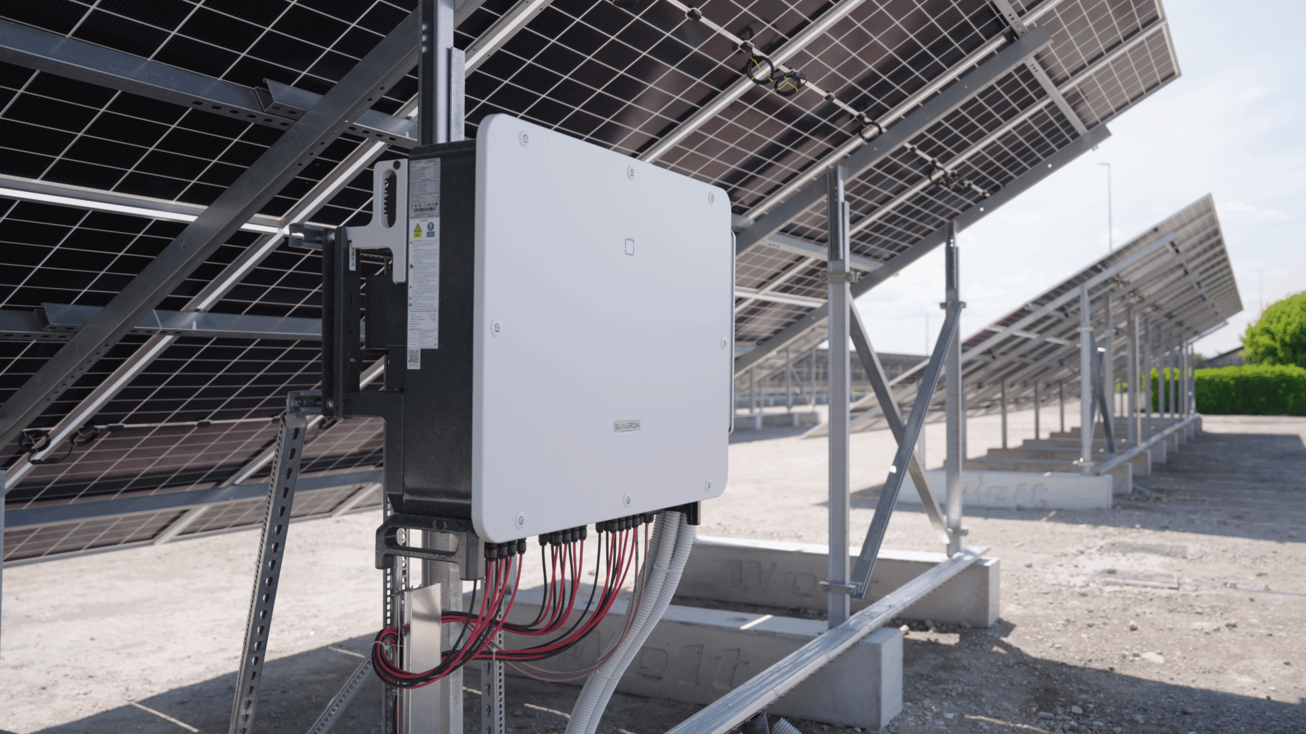 JMG Cranes S.p.A. : 1.8 MW + BESS 1 MWh a Sarmato (PC), Italia