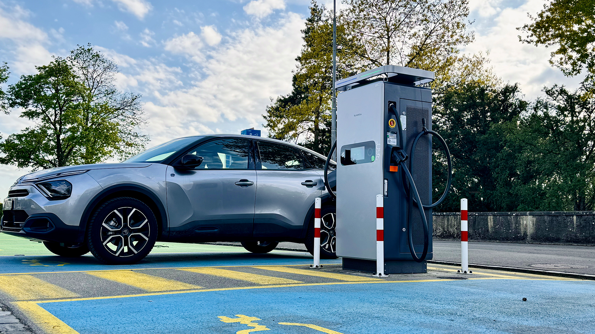 Public Ultra-Fast Charging Solution